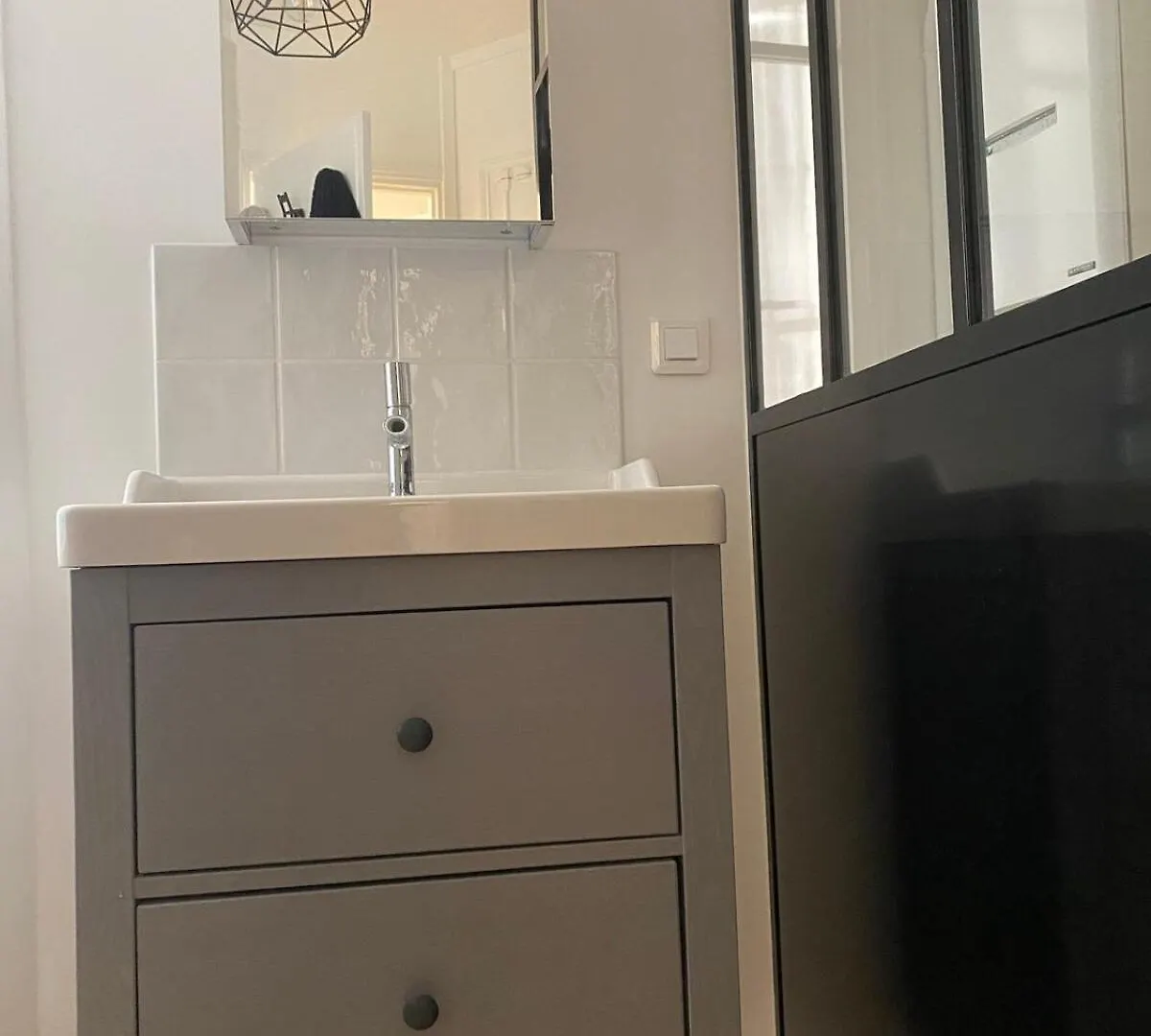 Апартаменты Luxury City Center Loft Near Champs Elysees Париж