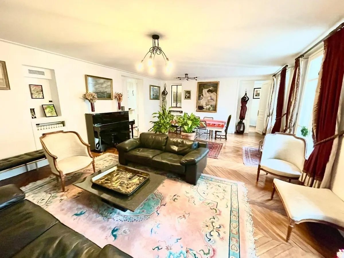 Apartment Luxury City Center Loft Near Champs Elysees Paris France
